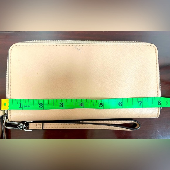 Vera Bradley Leather Zip Around Wallet Light Pink in nice preowned condition - Picture 10 of 13